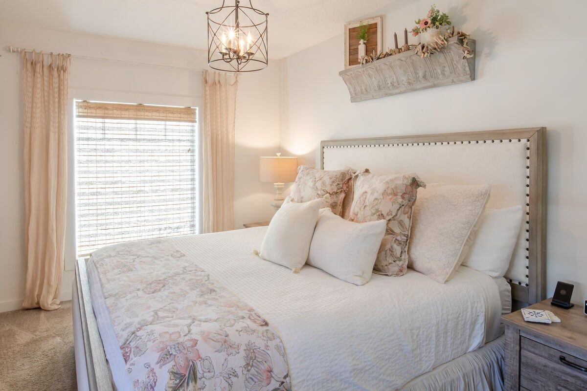 King master suite with soft linens